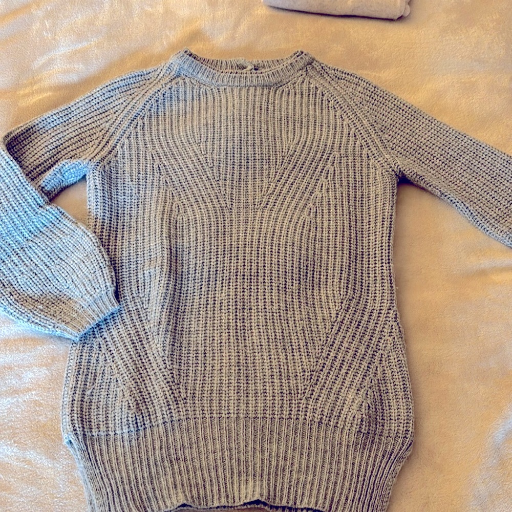 Stefanel Sweater with button closure on the back and balloon sleeves sz xs
